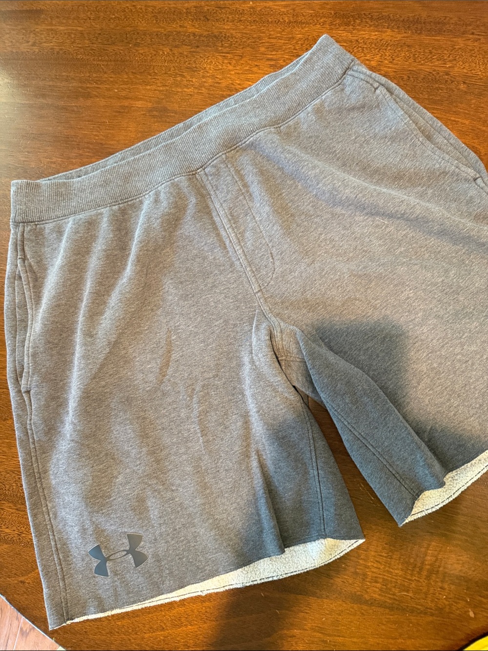 Men’s American Eagle gray jogger sweatshorts